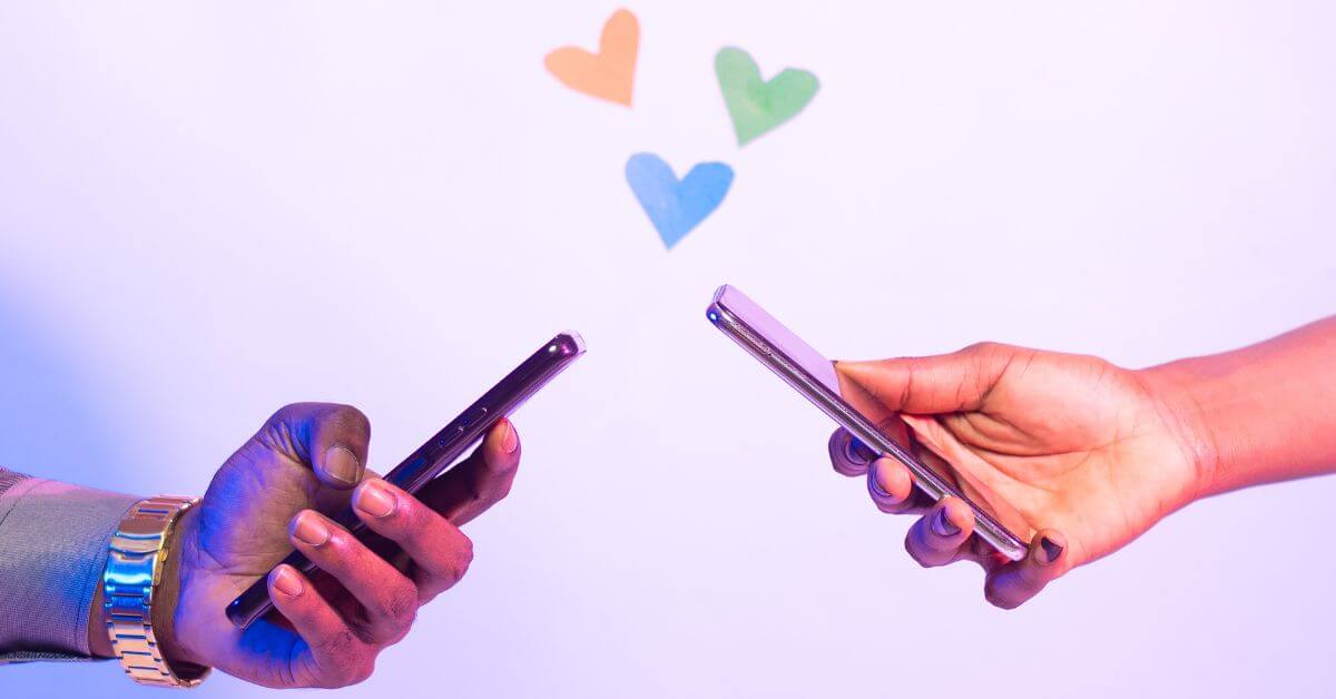 Man and woman communicating using dating apps